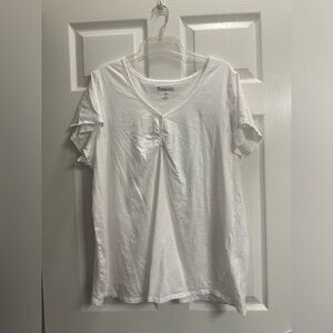 ROAMAN’S 1X 22/24, white top plus size.  New, washed and never worn.